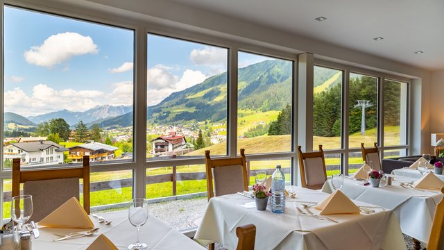 Arbeiten in Hirschegg, Kleinwalsertal: Hotel Gemma Arbeiten in Hirschegg, Kleinwalsertal: Hotel Gemma